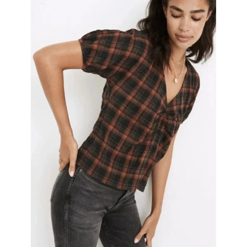 Madewell Gathered V-Neck Top in Plaid Size Medium